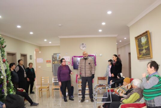 სიღნაღის მუნიციპალიტეტის მერმა და მოადგილემ ახალი წელი მიულოცა შეზღუდული მქონე პირთა ცენტრებსა და ბენეფიციარებს.